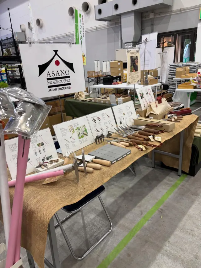 鎌・鍬・レーキの機能がこれ1本に【畑の三役さん（はたけのさんやく